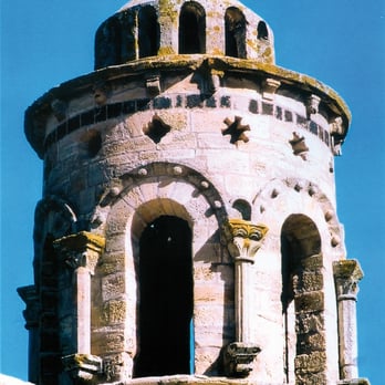 Château-Abbaye de Cassan - La Lanterne de Cassan, joyau de l'art roman - Castles Near Me - Roujan, 34 Château-Abbaye de Cassan - La Lanterne de Cassan, joyau de l'art roman - Castles Near Me - Roujan, 34