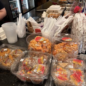 Los Hermanos - Counter - Dominican Near Me - Washington, DC, District of Columbia