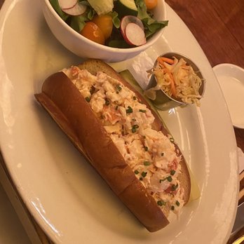 Lure Fishbar - Lobster roll - Seafood Near Me - New York, New York