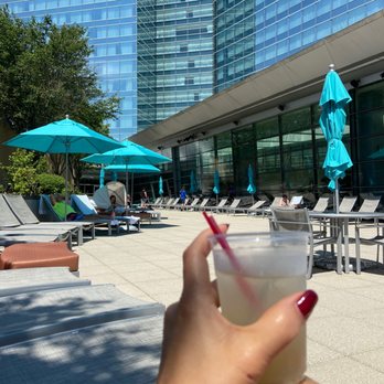Mohegan Sun - Drinks by the outside by the pool - Hotels Near Me - Uncasville, Connecticut