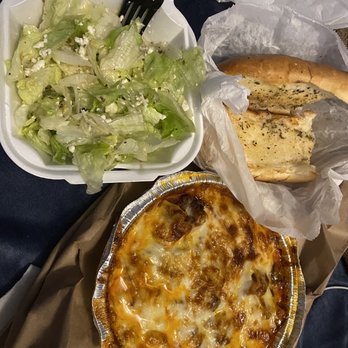 Atlanta Pizza & Gyro - Lasagna with Greek salad and Garlic Bread - Pizza Near Me - Conyers, Georgia Atlanta Pizza & Gyro - Lasagna with Greek salad and Garlic Bread - Pizza Near Me - Conyers, Georgia