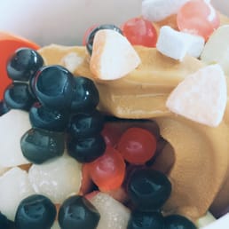 Caramel frozen yogurt with a bunch of fun. Caramel frozen yogurt with a bunch of fun.