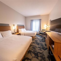 Hampton Inn Winfield - Guest room