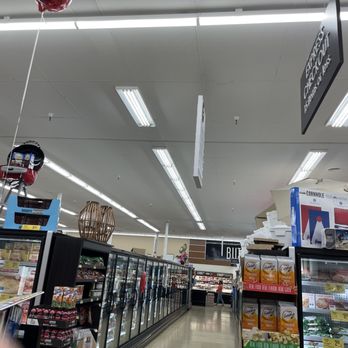 Safeway - Super lighting!!! We LOVE it! - Grocery Near Me - San Leandro, California