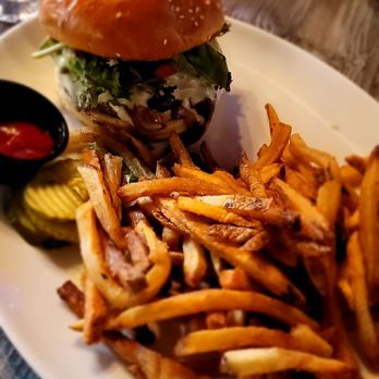 Black Barrel Tavern - Black Barrel Burger - Breakfast & Brunch Near Me - Chicago, Illinois Black Barrel Tavern - Black Barrel Burger - Breakfast & Brunch Near Me - Chicago, Illinois