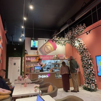Bober Tea & Mochi Dough - cute ambiance - Donuts Near Me - Seattle, Washington
