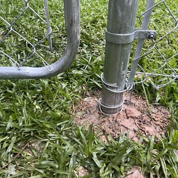 GOAT Fence - Gate door not properly installed - Decks & Railing Near Me - Houston, Texas GOAT Fence - Gate door not properly installed - Decks & Railing Near Me - Houston, Texas