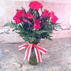 Flowers By Addalia - What was delivered to my friend!  How ugly!