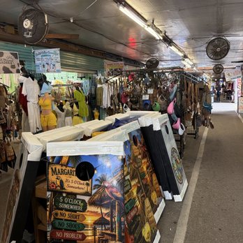 Fleamasters Fleamarket - Inside of flea market - Flea Markets Near Me - Fort Myers, Florida Fleamasters Fleamarket - Inside of flea market - Flea Markets Near Me - Fort Myers, Florida