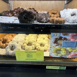 New Sagaya City Market - GM626 do 2926: $3 Mochi Donuts