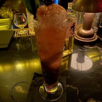The Peacock Lounge - Bourbon smash - Lounges Near Me - Savannah, Georgia The Peacock Lounge - Bourbon smash - Lounges Near Me - Savannah, Georgia