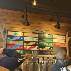 Coast Mountain Brewing - Bar