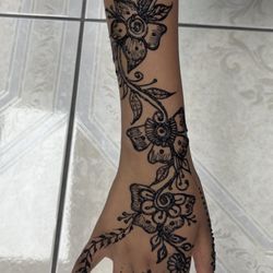 Thread Wax & Beyond - Ms. Anita's Freestyle Henna