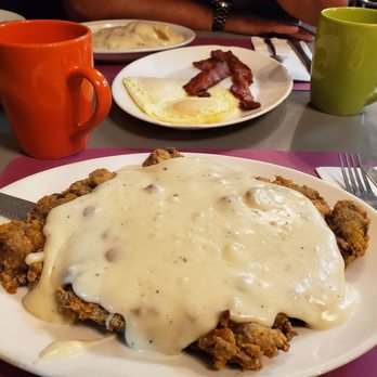 Donna Kaye's Cafe - American Near Me - Bakersfield, California