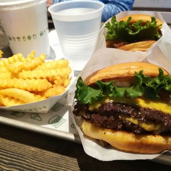 Shake Shack Perimeter Mall - Burgers Near Me - Atlanta, Georgia Shake Shack Perimeter Mall - Burgers Near Me - Atlanta, Georgia
