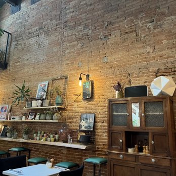 Zed - Interior - Spanish Near Me - Barcelona, B Zed - Interior - Spanish Near Me - Barcelona, B