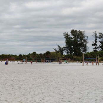 Siesta Key Beach - Several volleyball courts - Beaches Near Me - Sarasota, Florida Siesta Key Beach - Several volleyball courts - Beaches Near Me - Sarasota, Florida