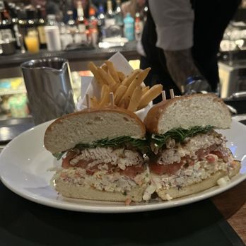 Nick's Laguna Beach - Fish sandwich - American Near Me - Laguna Beach, California Nick's Laguna Beach - Fish sandwich - American Near Me - Laguna Beach, California