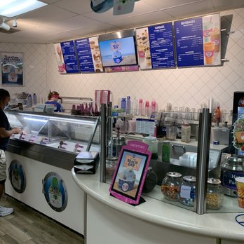 Baskin-Robbins - Front Counter - Ice Cream & Frozen Yogurt Near Me - Elk Grove, California