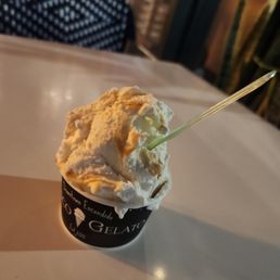 Sweet cream caramel. Size small.