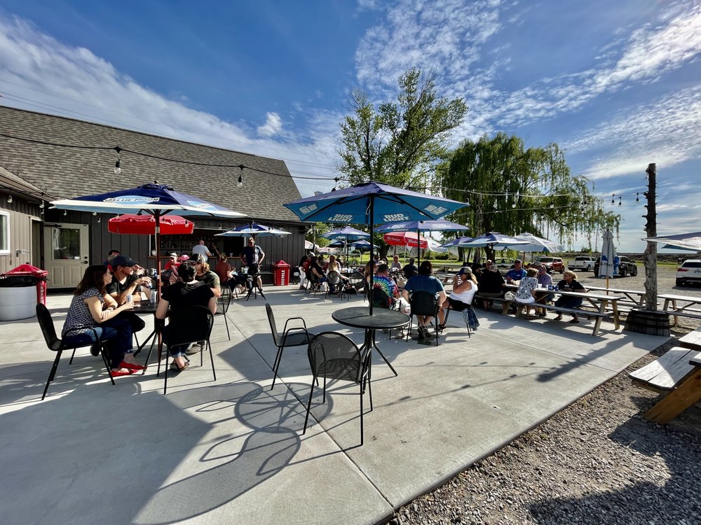 FOUNTAIN INN Updated October 2024 28 Photos 1912 Fountain Rd, Valmeyer, Illinois Bars