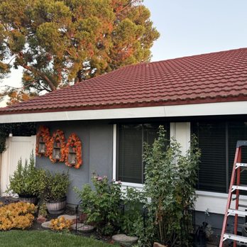 UNLIMITED RAINGUTTERS INC - Before - Gutter Services Near Me - Stanton, California UNLIMITED RAINGUTTERS INC - Before - Gutter Services Near Me - Stanton, California