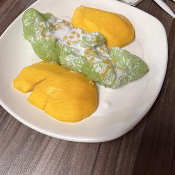 Rialto Thai Kitchen - Mango with Sweet Sticky Rice - Thai Near Me - Rialto, California