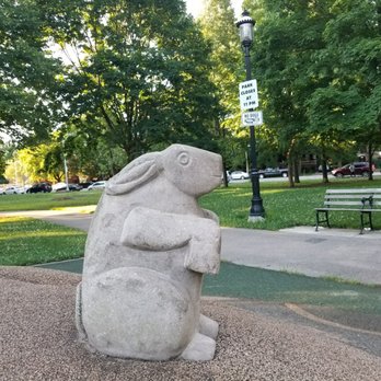 Palmer Square - Parks Near Me - Chicago, Illinois