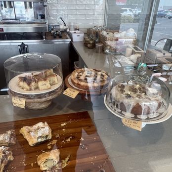 Linda's Dolci - Bakeries Near Me - Albuquerque, New Mexico