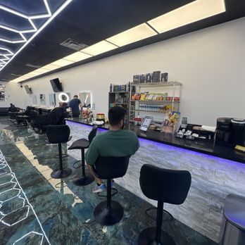 Madrid Cutz - Refreshments location - Barbers Near Me - Auburn, Washington Madrid Cutz - Refreshments location - Barbers Near Me - Auburn, Washington