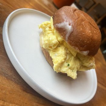 Nurish - Scrambled Eggs On Brioche - Salad Near Me - Brooklyn, New York