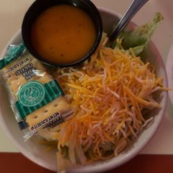 Buck's Bar & Grill - Side salad with Dorothy Lynch and crackers...nothing more finer in Nebraska!