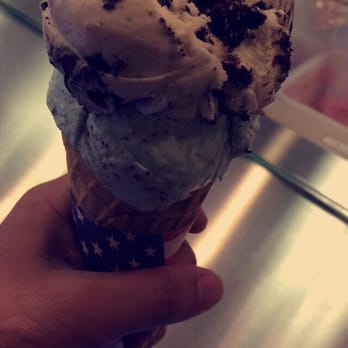 La Michoacana - Cookies n cream - mint chocolate chip! - Ice Cream & Frozen Yogurt Near Me - Mount Prospect, Illinois