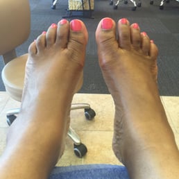 Pink toes