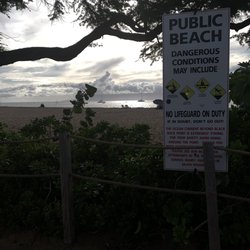 Black Rock - 11/29/2022:  There are NO LIFEGUARDS at Black Rock!
