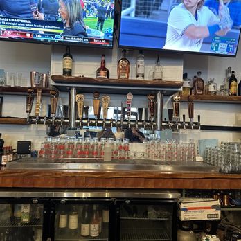 Olohana Brewpub By Kalihi Beer - nice, stocked bar - Brewpubs Near Me - Honolulu, Hawaii