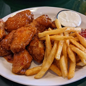 Gator's Dockside Ocala - The wings and the fries were perfectly cooked. - American Near Me - Ocala, Florida