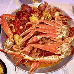 Perfect Boil platter with Rock'n Mix and medium spice.  I did not taste the spice at all.