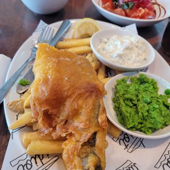Gordon Ramsay Plane Food - Fish and chips - British Near Me - Hounslow, XGL Gordon Ramsay Plane Food - Fish and chips - British Near Me - Hounslow, XGL