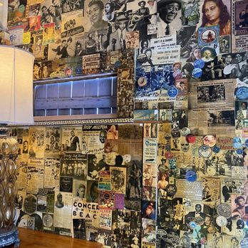 Blue Heaven - Interesting bathroom - Breakfast & Brunch Near Me - Key West, Florida