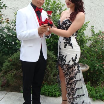 Zuzu's Petals - Classic Red Roses for Prom - Florists Near Me - Arcadia, California Zuzu's Petals - Classic Red Roses for Prom - Florists Near Me - Arcadia, California