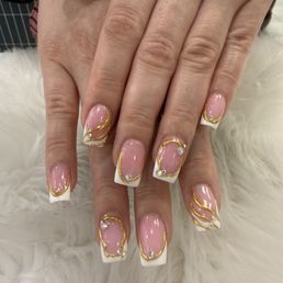 Thank you Linda for the beautiful nails. She did such an amazing job and was so nice and friendly 10/10 would recommend her Thank you Linda for the beautiful nails. She did such an amazing job and was so nice and friendly 10/10 would recommend her