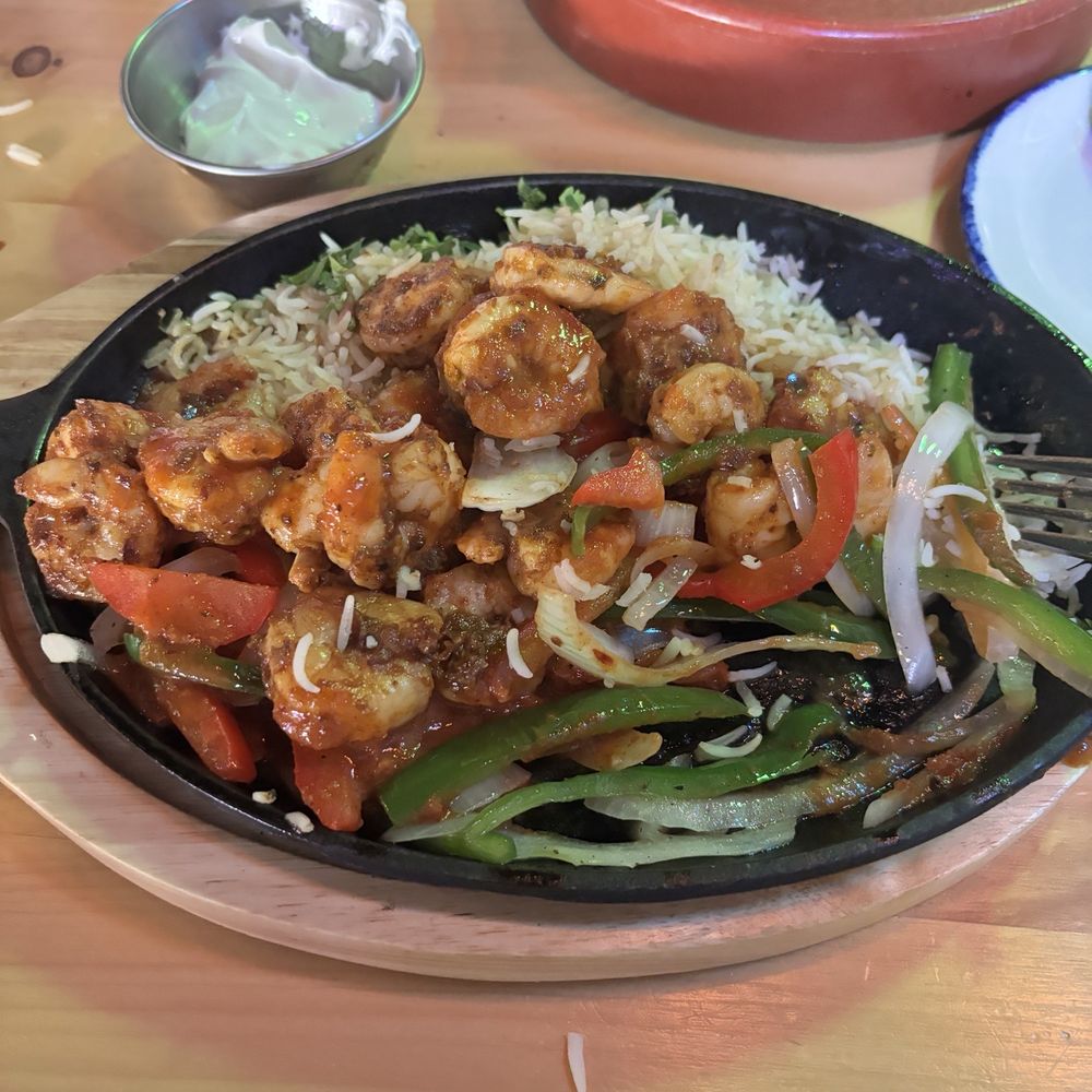 Blanco Cantina - Double shrimp fajitas. - Mexican Near Me - Toronto, Ontario Blanco Cantina - Double shrimp fajitas. - Mexican Near Me - Toronto, Ontario
