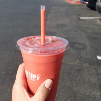 Juice It Up! - Med Strawberry Wave $5.85 (4/5) - Juice Bars & Smoothies Near Me - Newhall, California