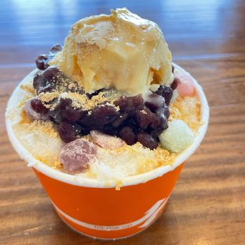 Look Up Dessert Cafe - Red Bean Bingsoo - Ice Cream & Frozen Yogurt Near Me - Chesapeake, Virginia