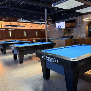 J Bar & Golf Lounge - Pool tables - Golf Near Me - Las Vegas, Nevada J Bar & Golf Lounge - Pool tables - Golf Near Me - Las Vegas, Nevada