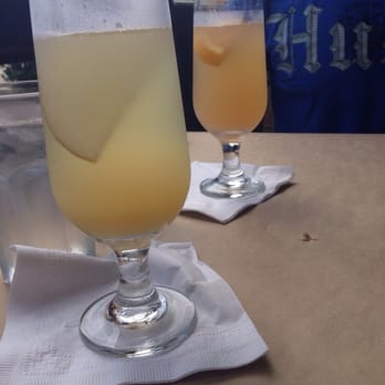 Great Maple - Pear and peach mimosas - New American Near Me - Newport Beach, California Great Maple - Pear and peach mimosas - New American Near Me - Newport Beach, California