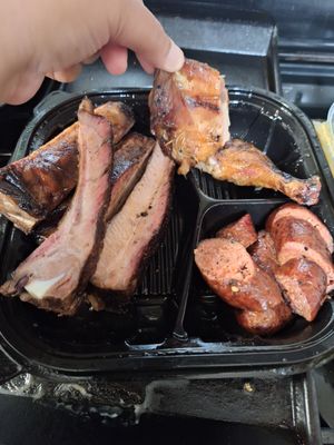 Robert Earl's BBQ by null
