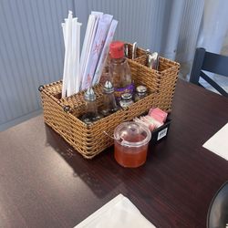 Asian Cafe - Sauce/condiment caddy