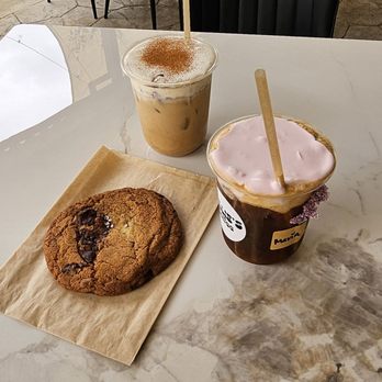 Tillie’s Coffee - Tillies laye with original cold foam and espresso bubbly with strawberry cold foam - Coffee & Tea Near Me - Los Angeles, California Tillie’s Coffee - Tillies laye with original cold foam and espresso bubbly with strawberry cold foam - Coffee & Tea Near Me - Los Angeles, California